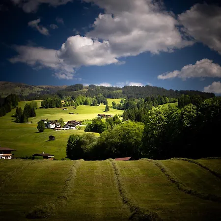 إليزابيث، 4 ستيرن سوبيريور