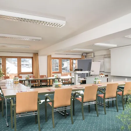 فندق إليزابيث، 4 ستيرن سوبيريور 4*