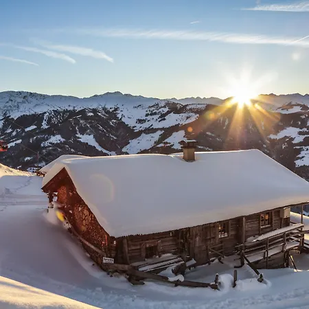 فندق إليزابيث، 4 ستيرن سوبيريور